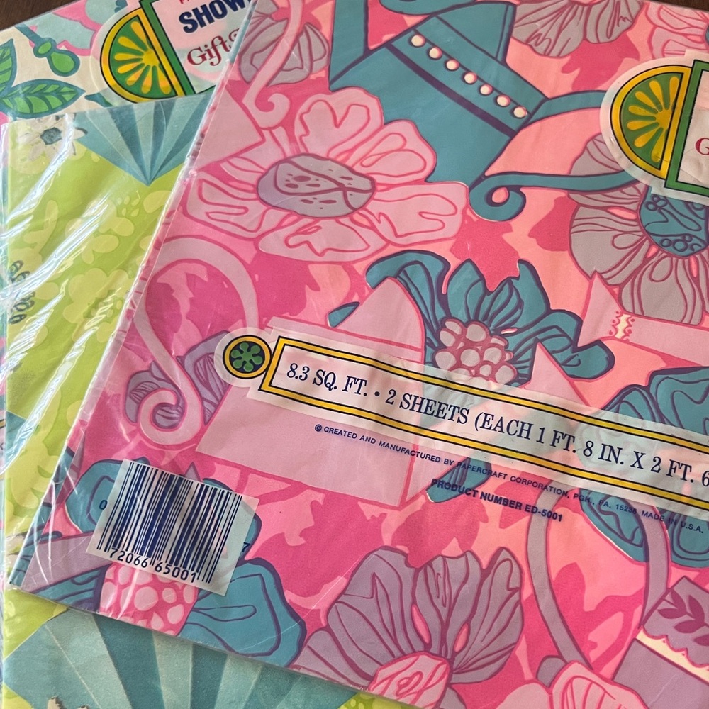 Vintage MOD 1970s Papercraft Shower Gift Wrap (in package) 4 sheets